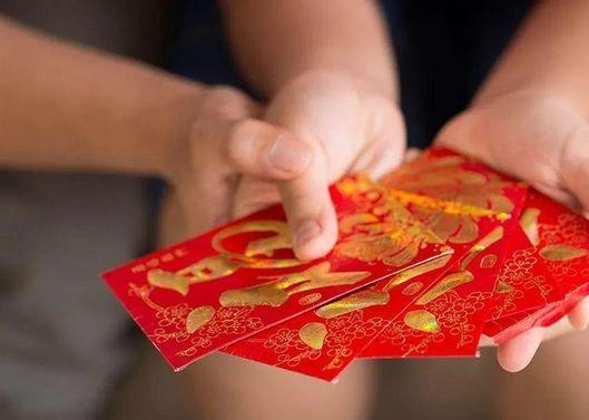 眷注员工怙恃，，为员工怙恃设置眷注金制度